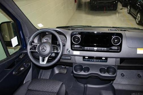 2024 Mercedes-Benz Sprinter 4500 144 WB