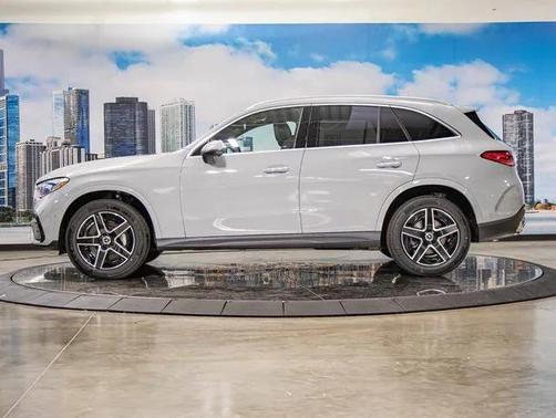 2026 Mercedes-Benz GLC 300 4MATIC