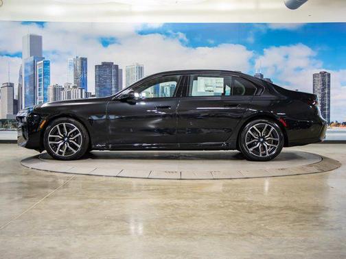 2025 BMW 740 i xDrive