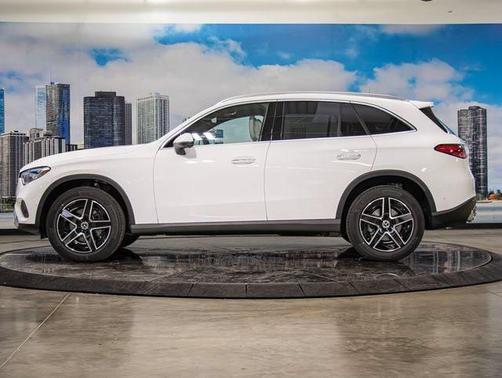 Polar White 2026 Mercedes-Benz GLC 300 4MATIC