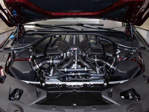 2025 BMW M8 Competition