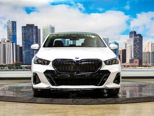 Alpine White 2027 BMW 530 xDrive