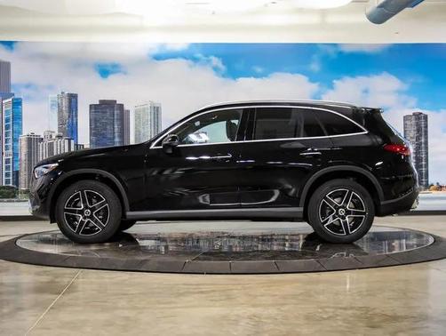 2026 Mercedes-Benz GLC 300 4MATIC
