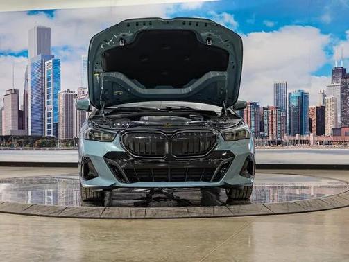 2026 BMW 550e xDrive