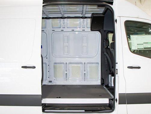 2025 Mercedes-Benz Sprinter 2500 Cargo 144 WB