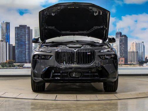 2025 BMW X7 M60i