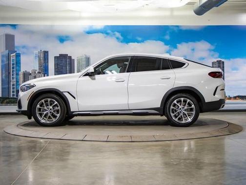 White Metallic 2023 BMW X6 xDrive40i