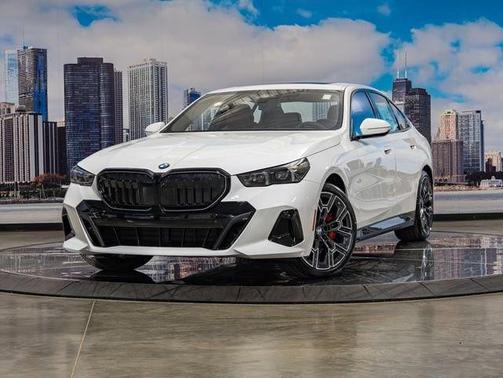Alpine White 2027 BMW 530 i xDrive