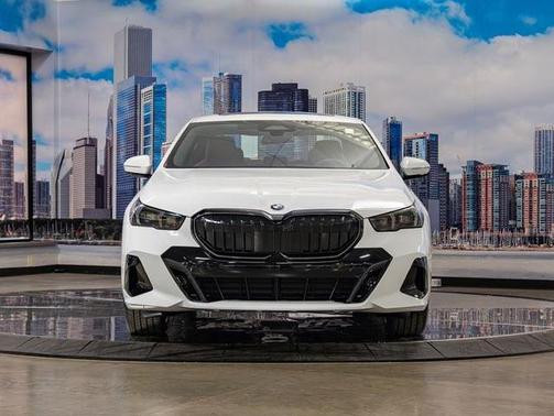 Alpine White 2027 BMW 530 i xDrive