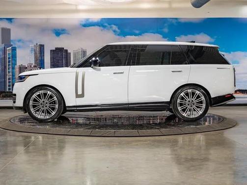 2025 Land Rover Range Rover P400 SE 7 Seat