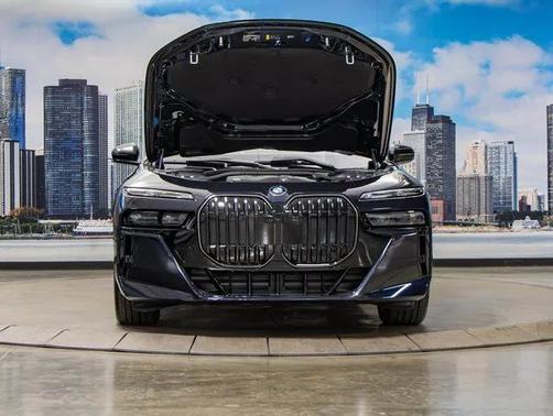 2025 BMW 750e i xDrive