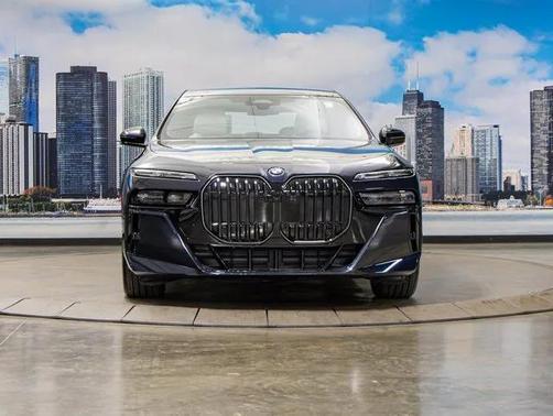 2025 BMW 750e i xDrive