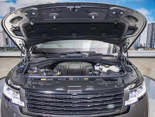 2025 Land Rover Range Rover SE