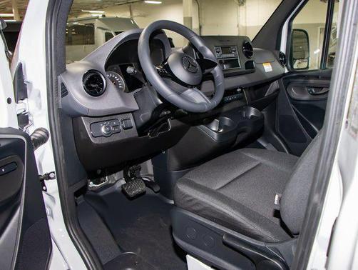 2025 Mercedes-Benz Sprinter 2500 Cargo 144 WB