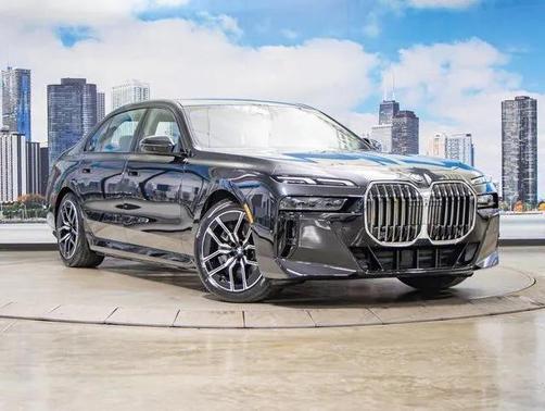 2025 BMW 750e i xDrive