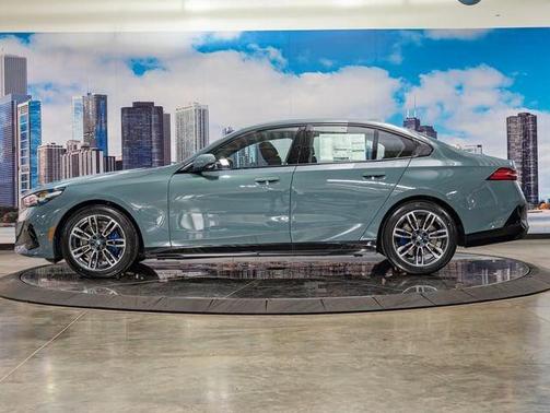 Cape York Green 2026 BMW 530 xDrive