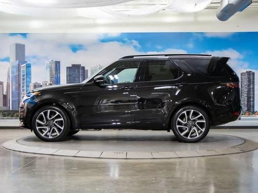 Santorini Black 2025 Land Rover Discovery P360 Metropolitan Edition