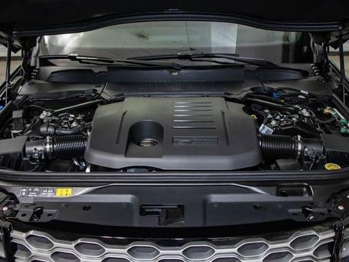 Santorini Black 2025 Land Rover Discovery P360 Metropolitan Edition