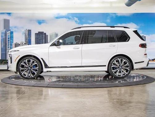 2024 BMW X7 M60i