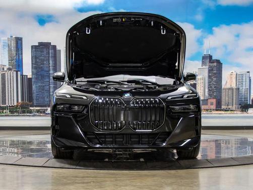 Black Sapphire Metallic 2026 BMW 760 xDrive