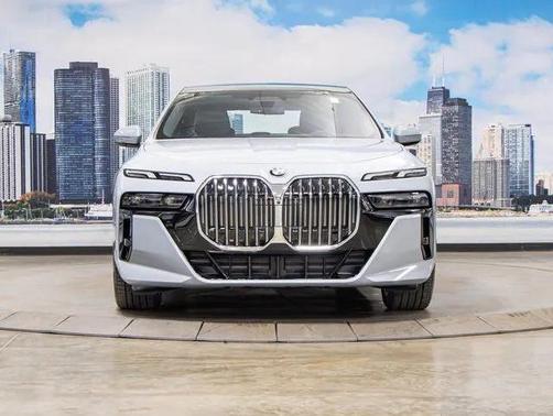 2025 BMW 740 xDrive