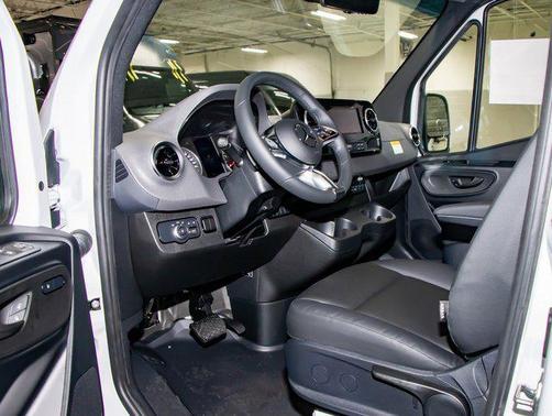 2025 Mercedes-Benz Sprinter 2500 Cargo 170 WB