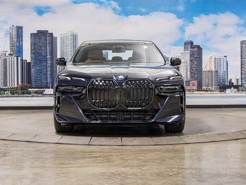 2025 BMW 750e i xDrive