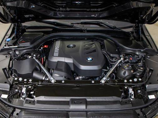 2025 BMW 530 i xDrive