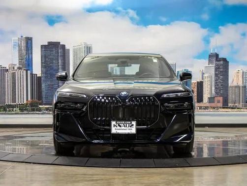 2025 BMW 750e i xDrive