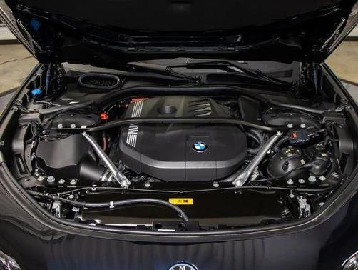 2025 BMW 750e i xDrive