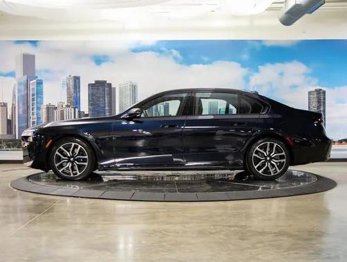 2025 BMW 750e i xDrive