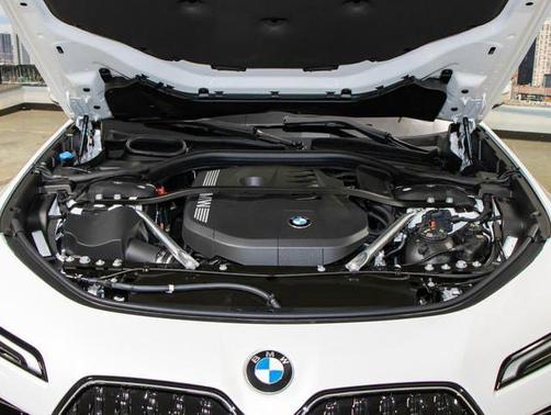 Mineral White Metallic 2026 BMW 740 xDrive