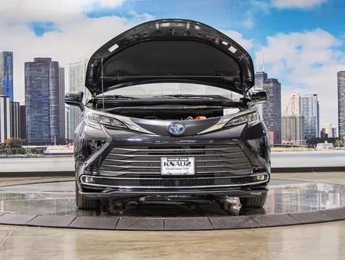 2021 Toyota Sienna XLE 7 Passenger