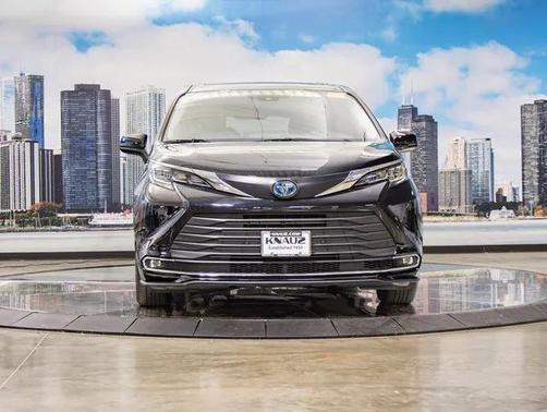 2021 Toyota Sienna XLE 7 Passenger