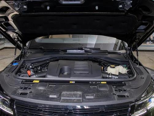 2025 Land Rover Range Rover Sport SE