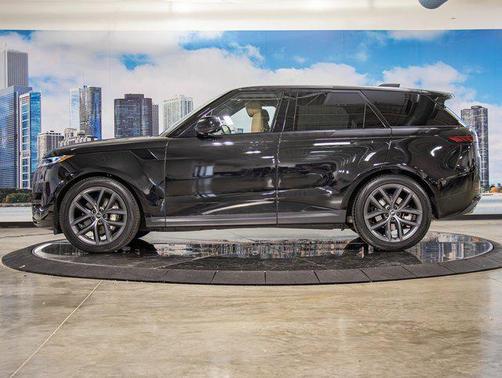 2025 Land Rover Range Rover Sport SE