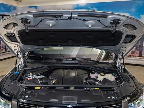 Hakuba Silver Metallic 2025 Land Rover Range Rover P530 SE