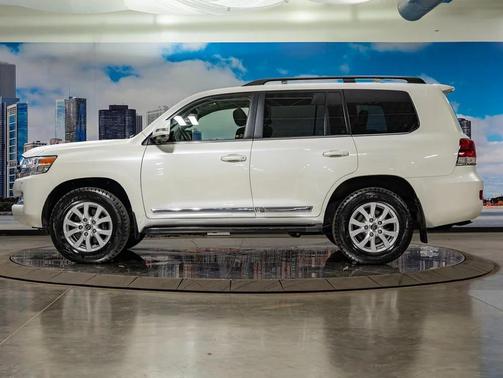 2019 Toyota Land Cruiser Base