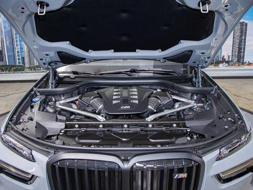 2026 BMW X7 M60i