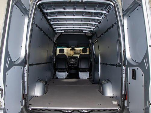 2025 Mercedes-Benz Sprinter 2500 Cargo 170 WB