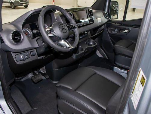 2025 Mercedes-Benz Sprinter 2500 Cargo 170 WB