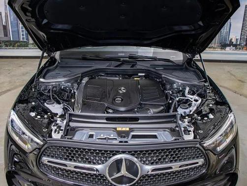 2026 Mercedes-Benz GLC 300 4MATIC