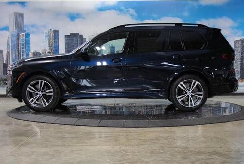Carbon Black Metallic 2026 BMW X7 xDrive40i