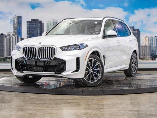 White Metallic 2026 BMW X5 PHEV xDrive50e