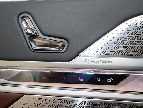 2025 BMW 760 xDrive