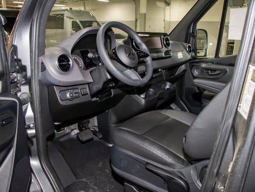 2025 Mercedes-Benz Sprinter 2500 Cargo 170 WB