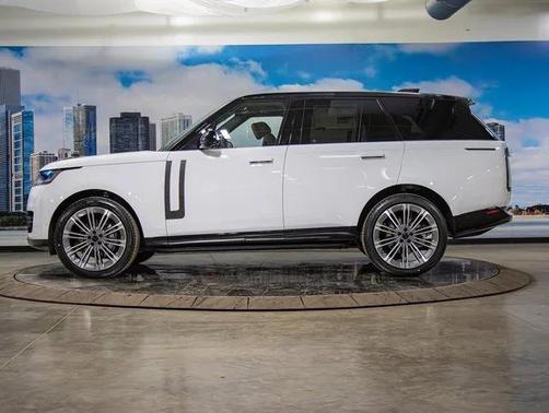 2026 Land Rover Range Rover SE