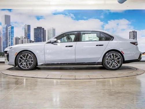 2025 BMW 760 xDrive