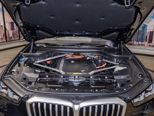 Carbon Black Metallic 2026 BMW X5 PHEV xDrive50e
