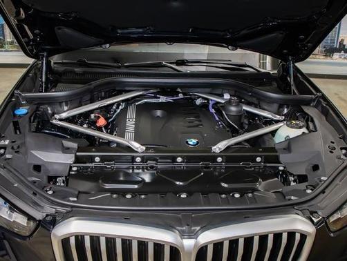 Carbon Black Metallic 2026 BMW X5 xDrive40i